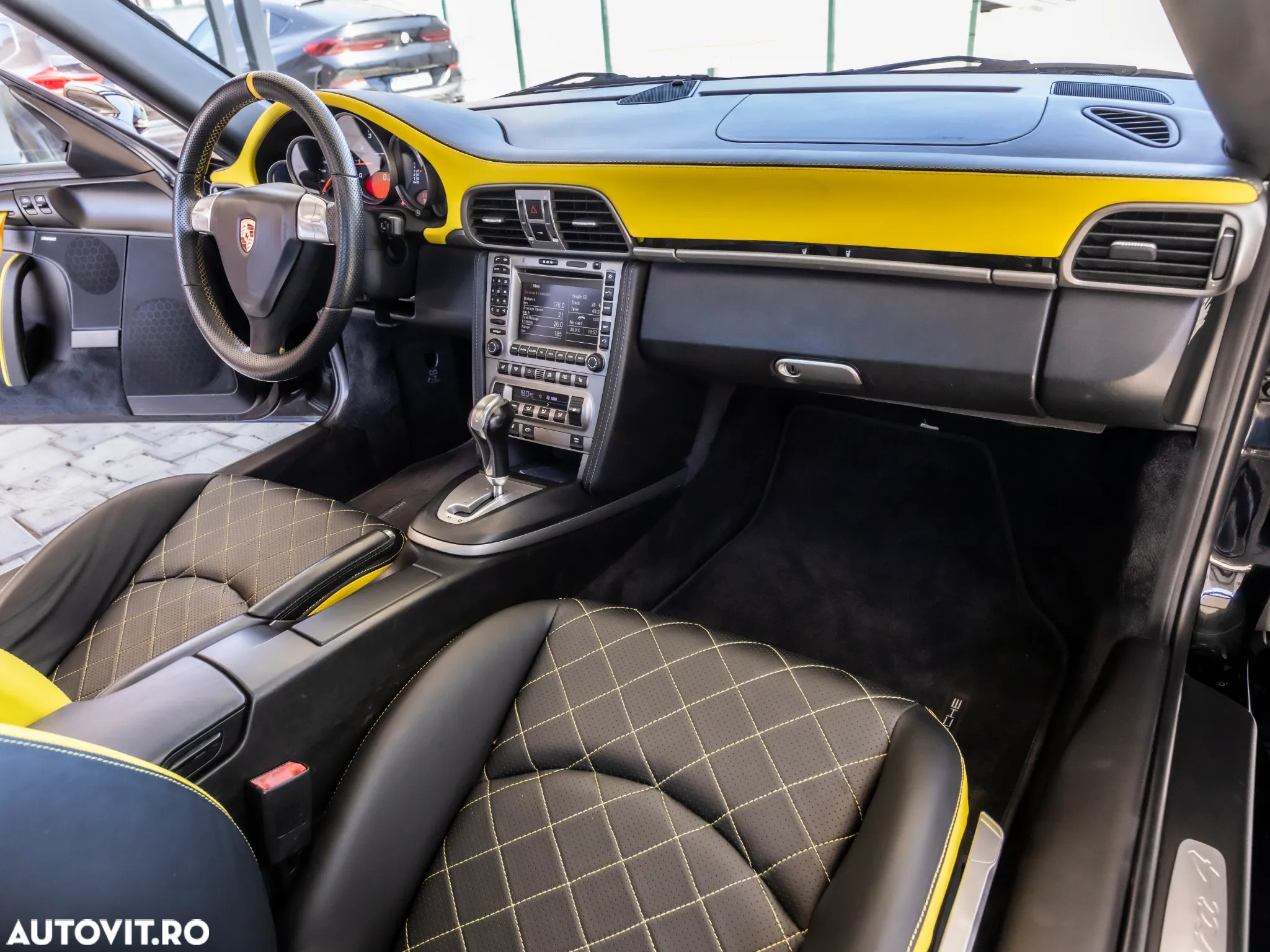 Porsche 911 Carrera 4 Tiptronic S - 20