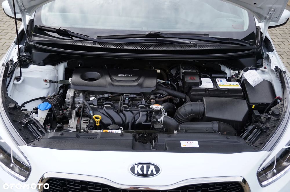 Kia Ceed 1.6 GDI Dream Team Edition - 18