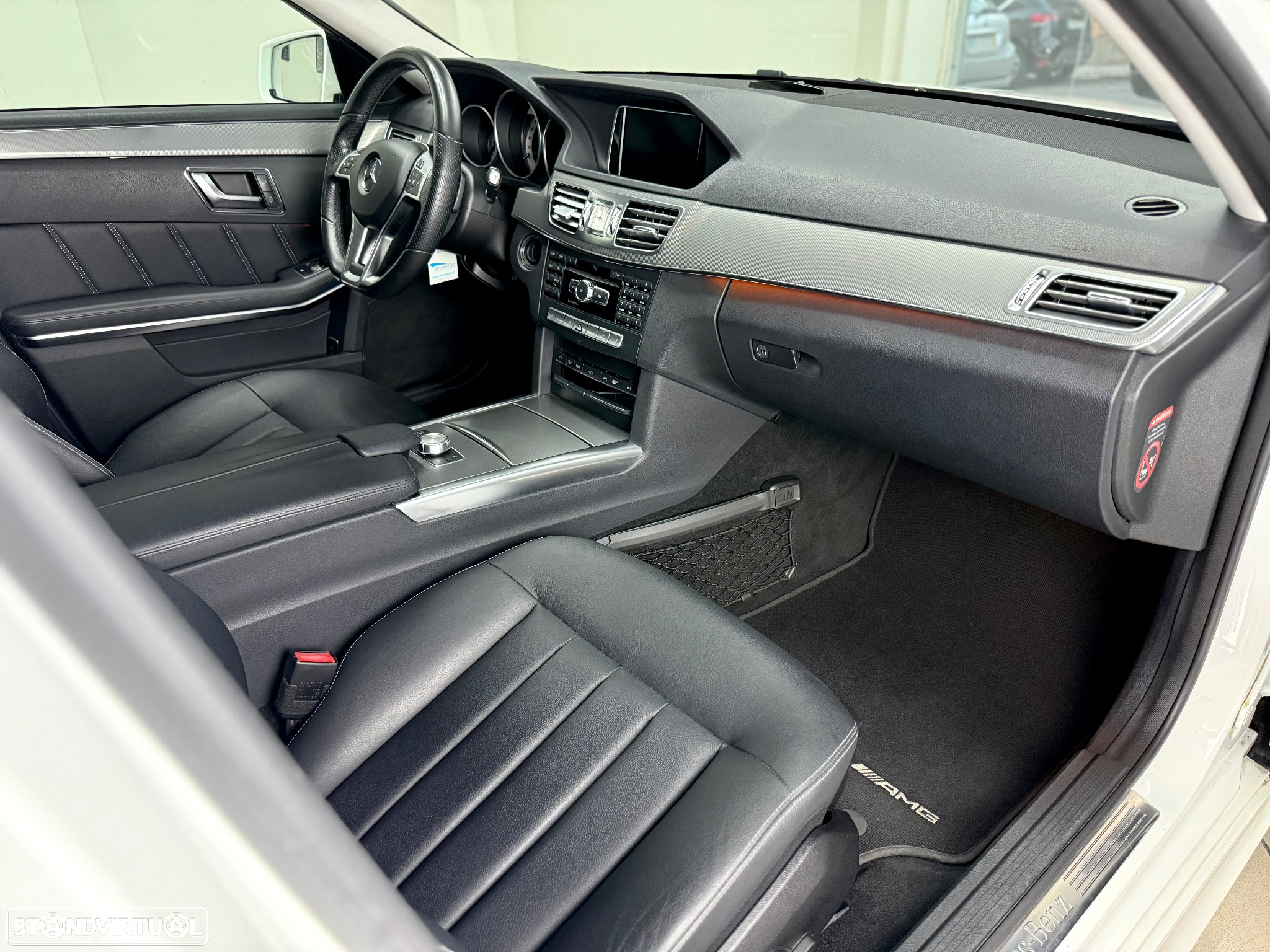 Mercedes-Benz E 300 Bluetec Hybrid Avantgarde - 35