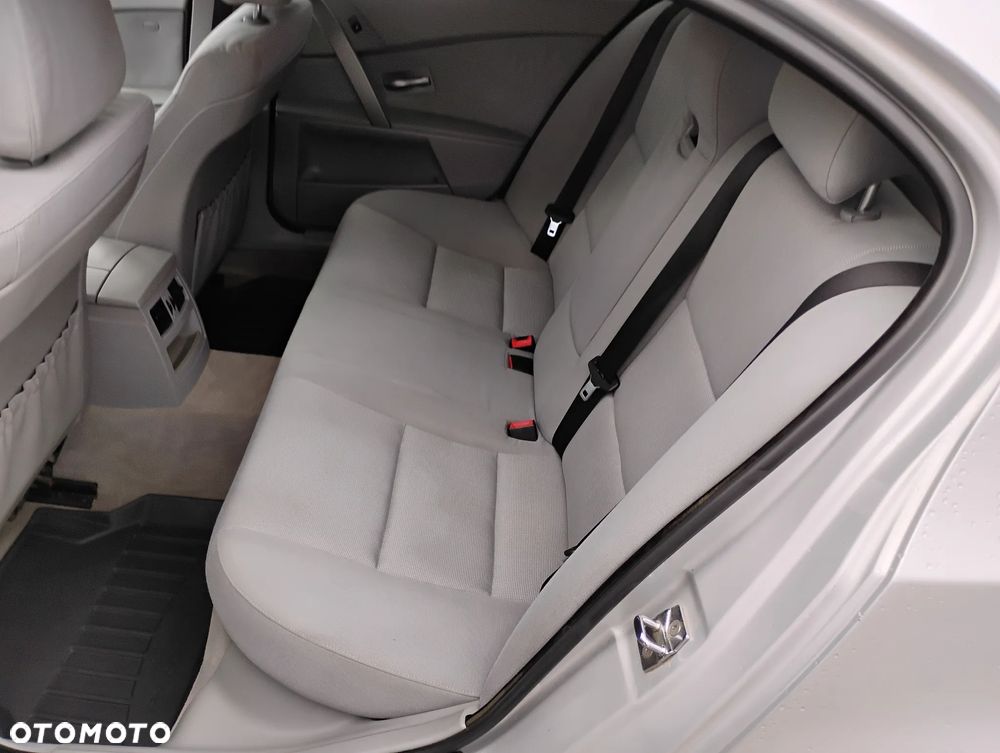 BMW Seria 5 520i - 8