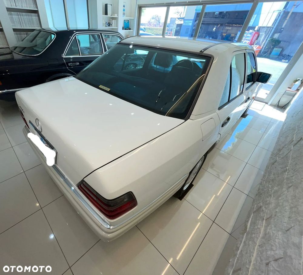 Mercedes-Benz W124 (1984-1993) - 12
