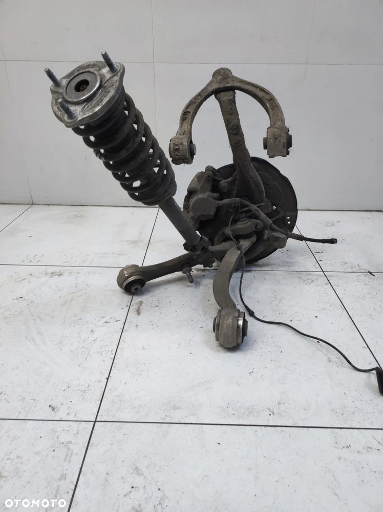 ZWROTNICA MCPERSON WAHACZE LEWY PRZÓD MERCEDES E KLASA W213 213 2.0 CDI - 4