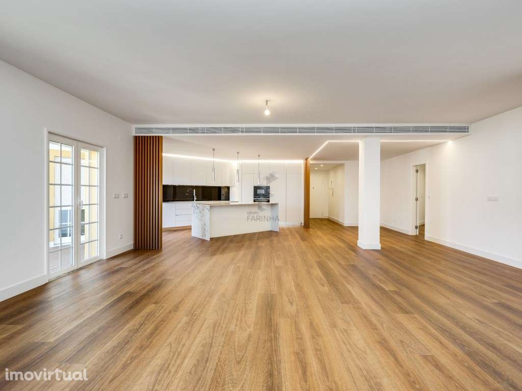 MAGNIFÍCO T4, no Condomínio fechado Páteo da Beloura, novo a estrea... - Grande imagem: 2/49