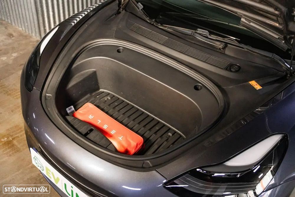 Tesla Model 3 - 38