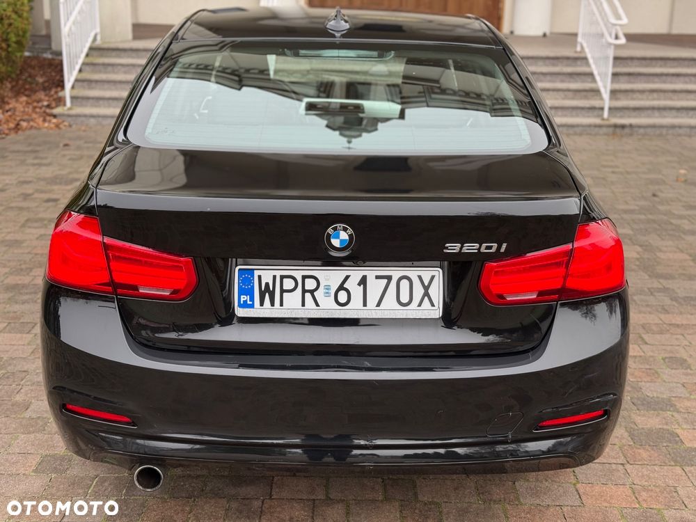 BMW Seria 3 320i Edition Luxury Line Purity - 8