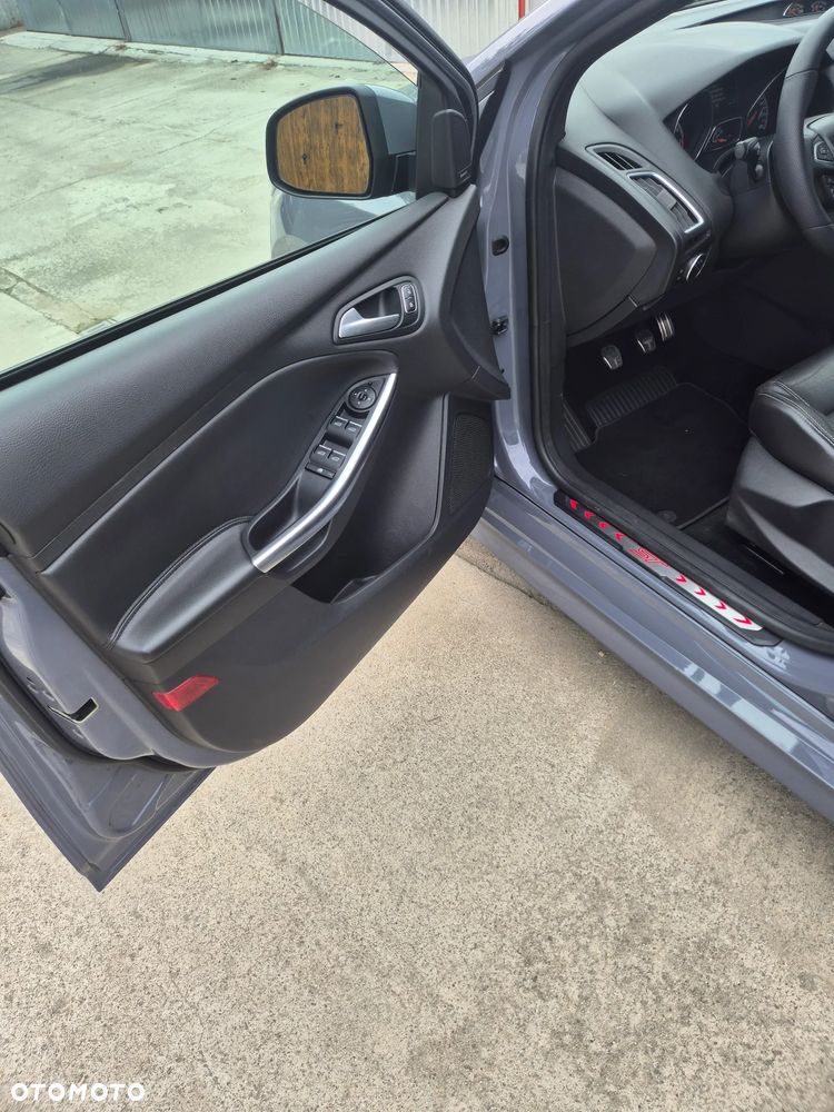 Ford Focus - 19