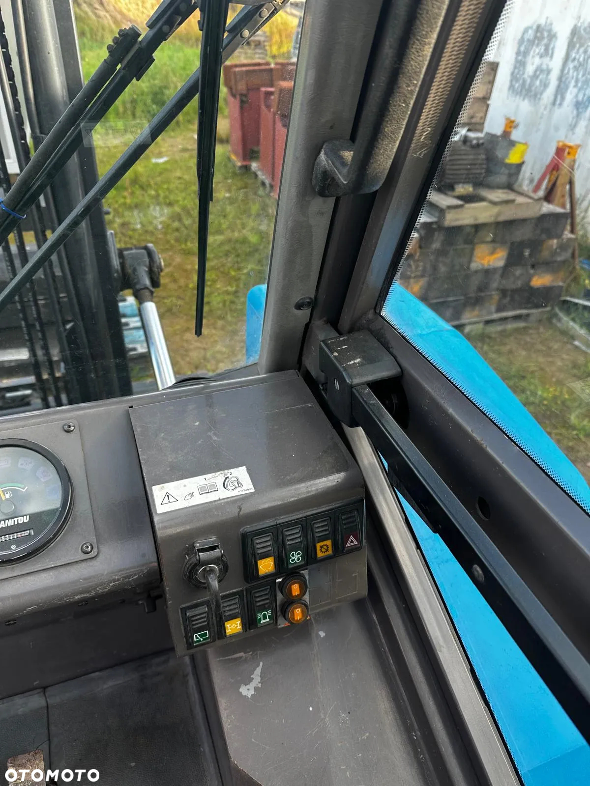 Manitou - 12