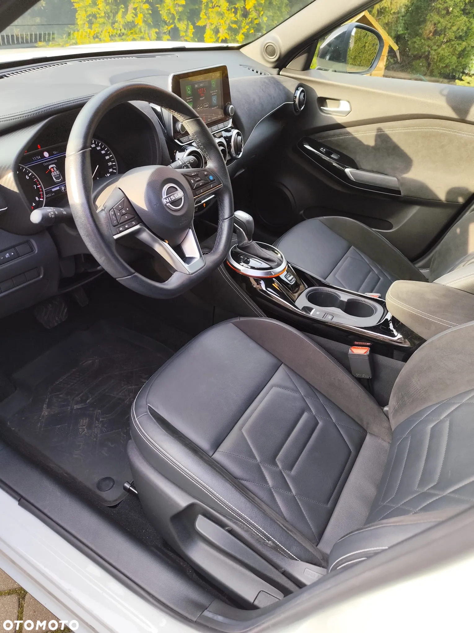 Nissan Juke 1.0 DIG-T N-Design DCT - 25