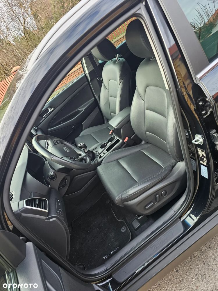 Hyundai Tucson 1.6 GDI BlueDrive GO 2WD - 32