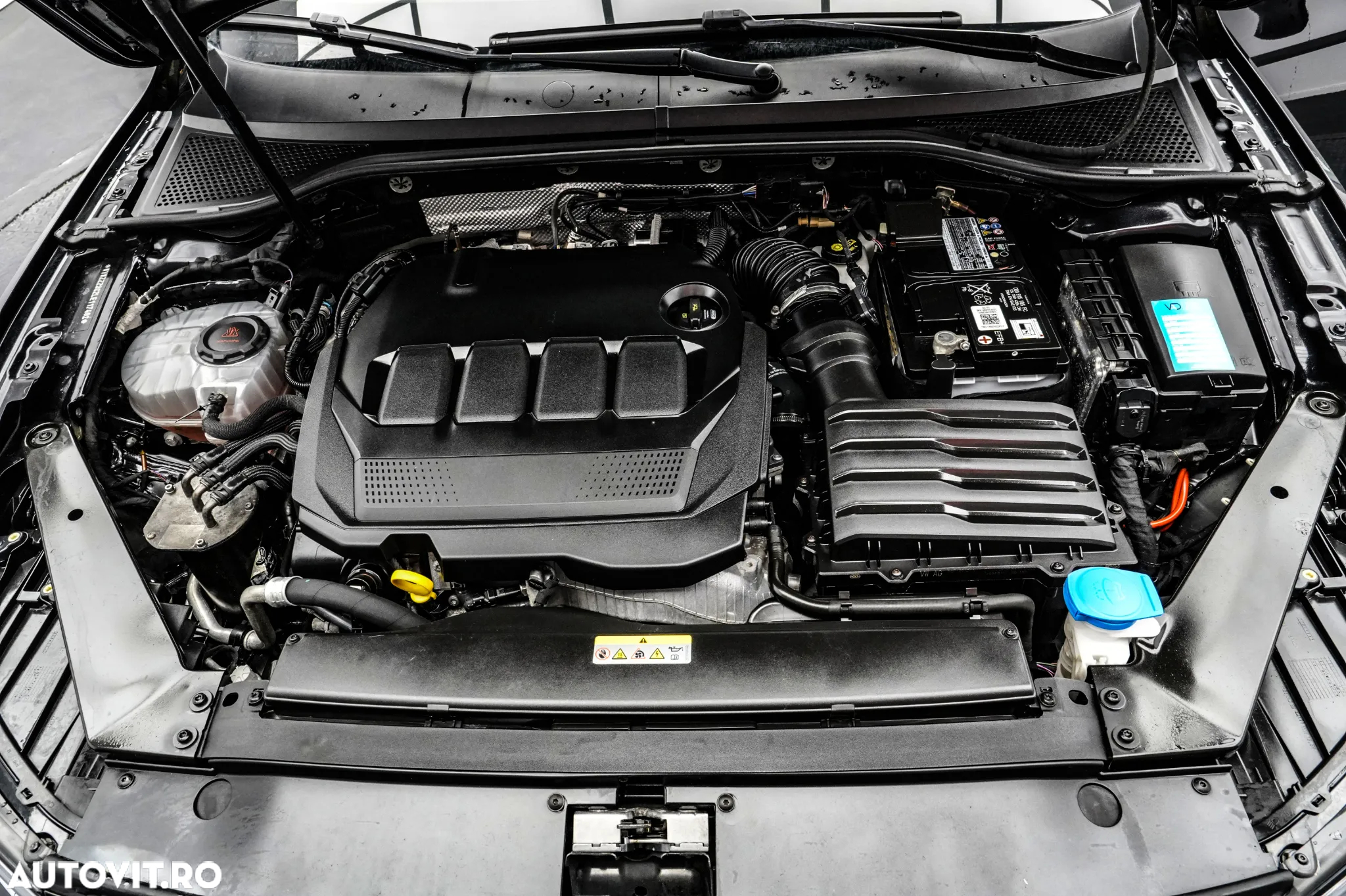 Volkswagen Passat 2.0 TDI DSG Comfortline - 34