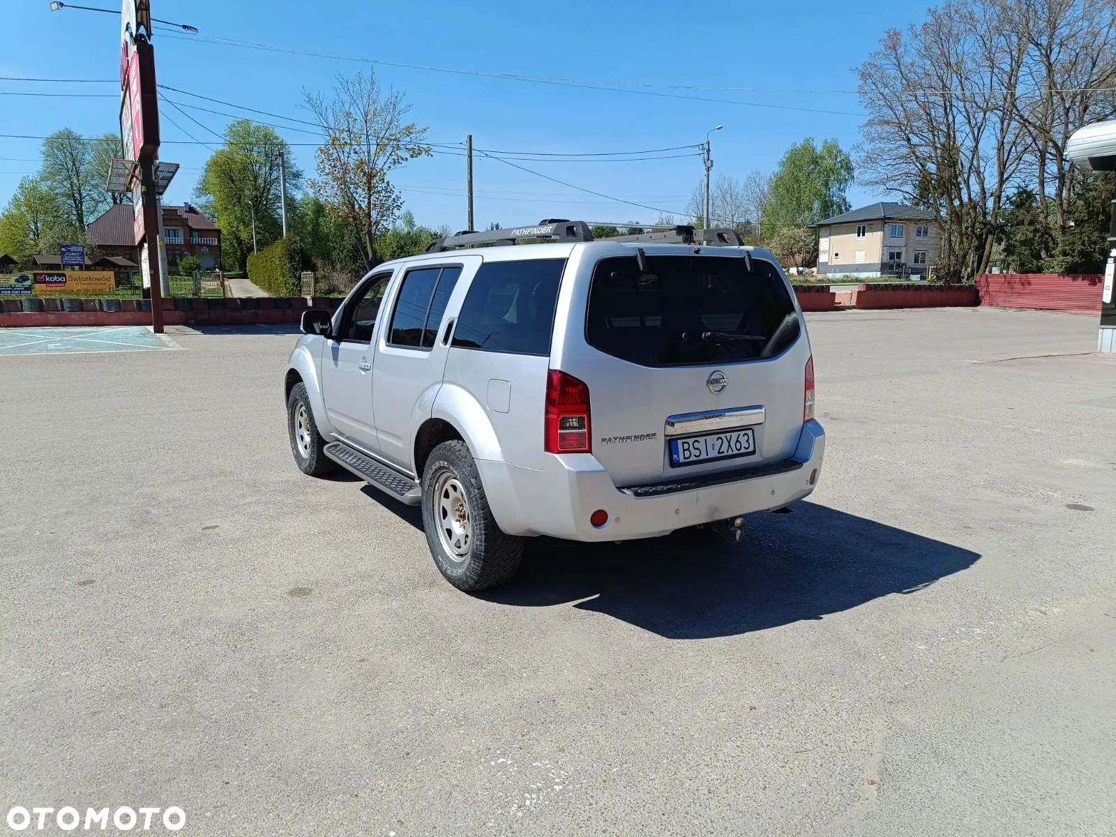 Nissan Pathfinder - 2