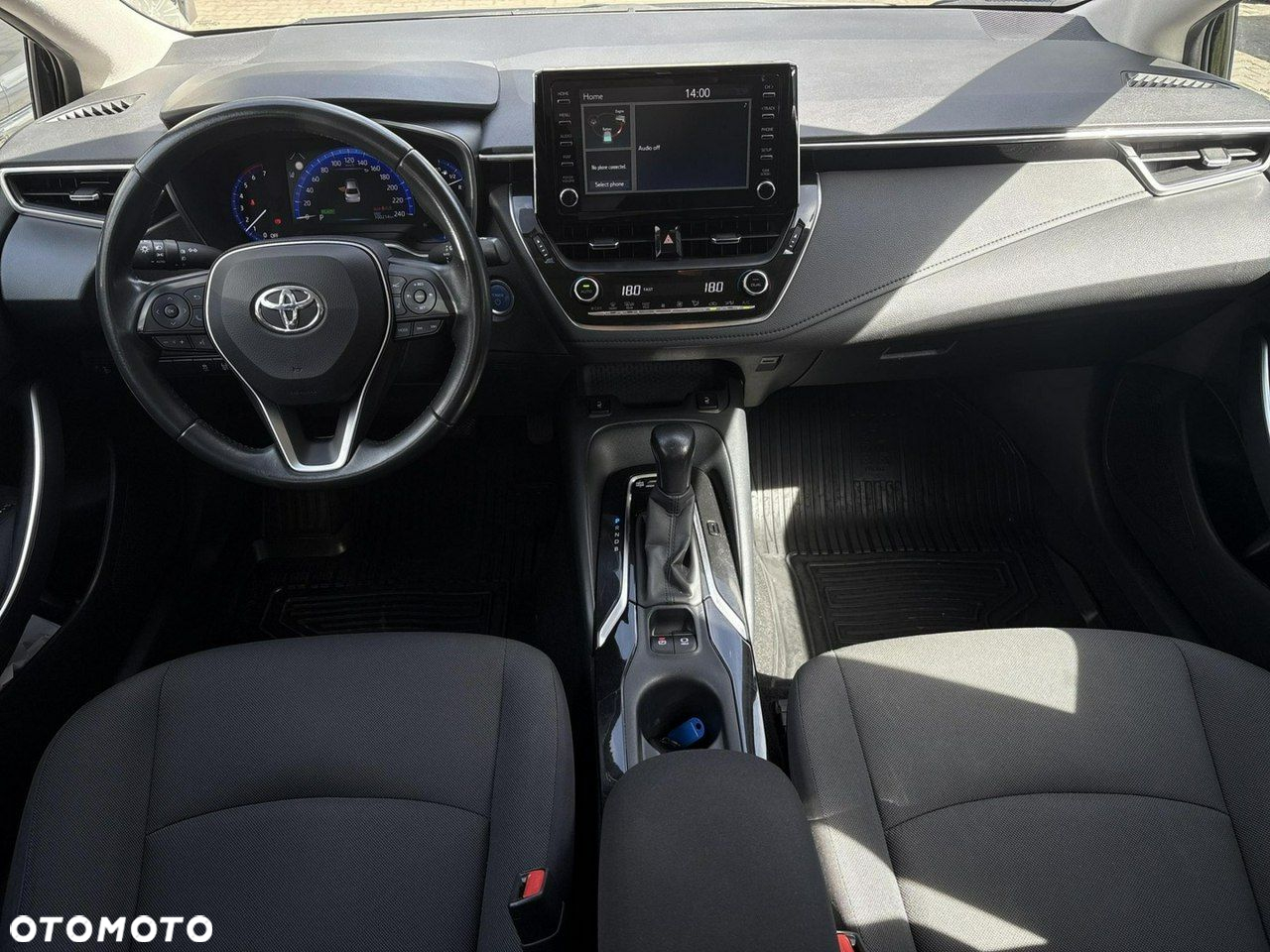 Toyota Corolla 1.8 Hybrid Comfort - 17