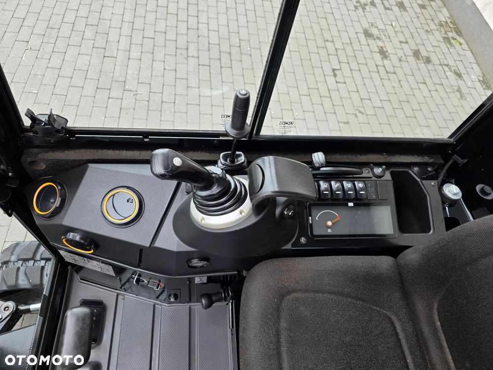 JCB JCB 16 C-1 mini koparka 3 łyżki szybkozłącze 19c1 sprowadzona 8018 serwisowana - 11