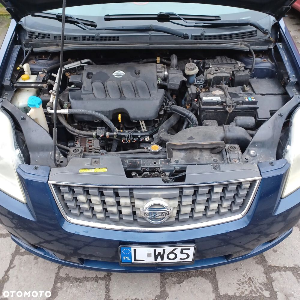 Nissan Sentra - 8