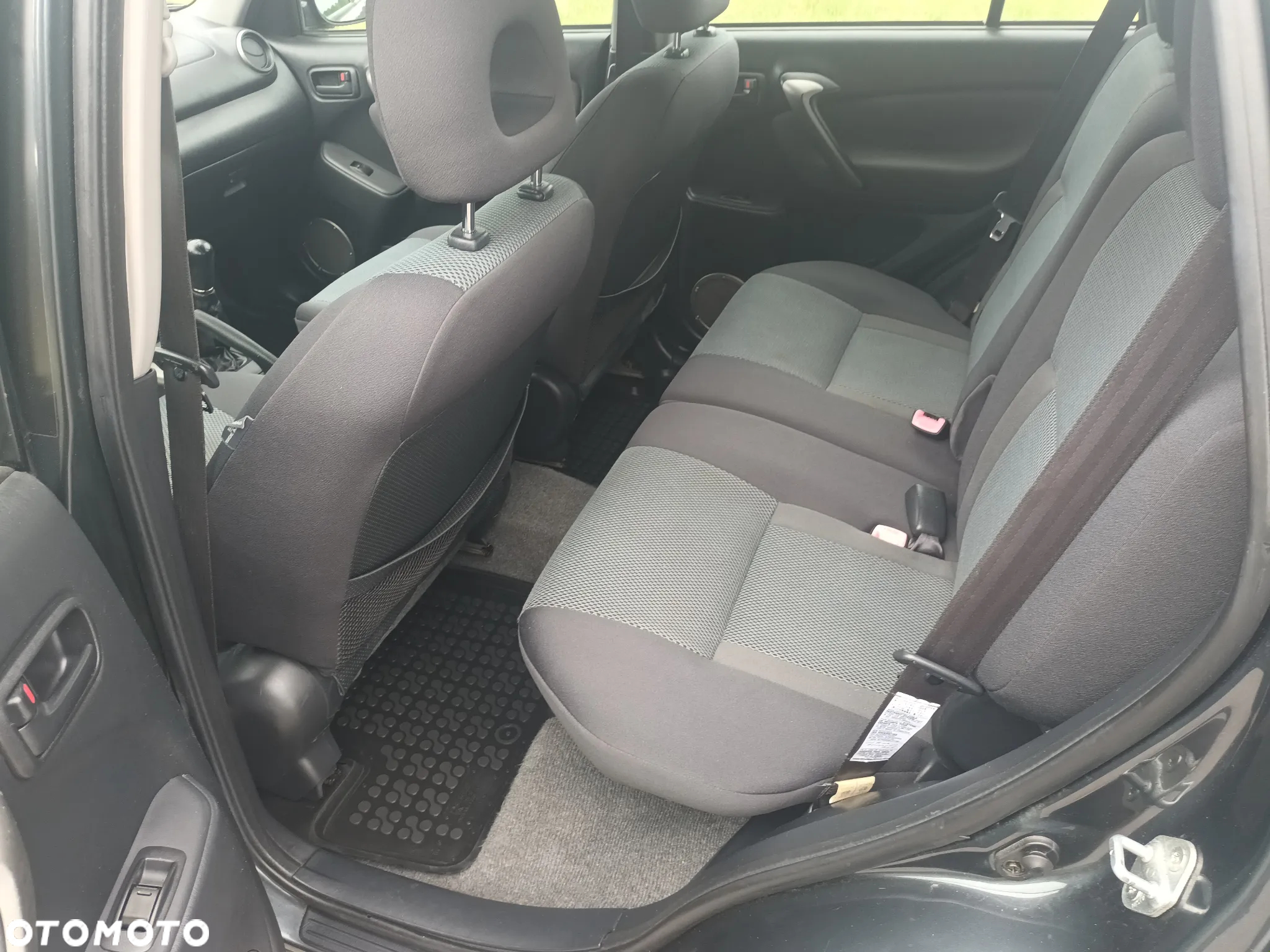 Toyota RAV4 1.8 VVT-i Terra 2WD - 23