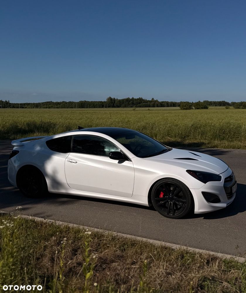 Hyundai Genesis Coupe 3.8 V6 Executive - 14