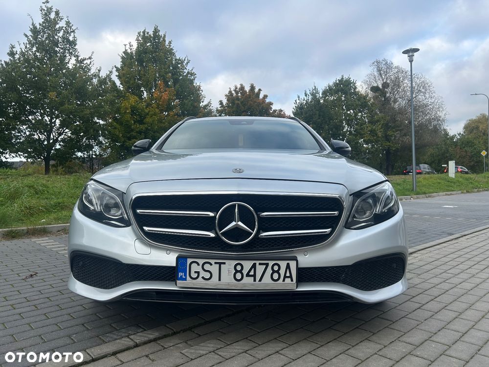 Mercedes-Benz Klasa E 220 d T 9G-TRONIC - 4