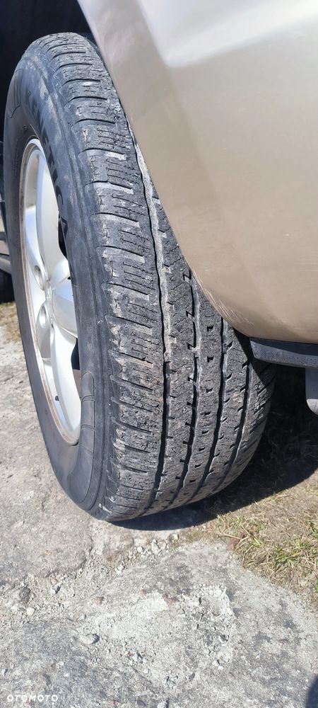 Hyundai Santa Fe 2.7 V6 Style - 9