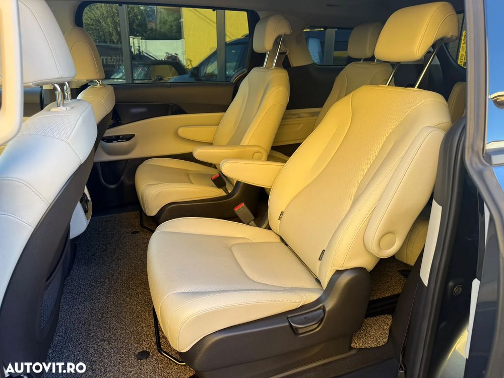 Kia Carnival - 9