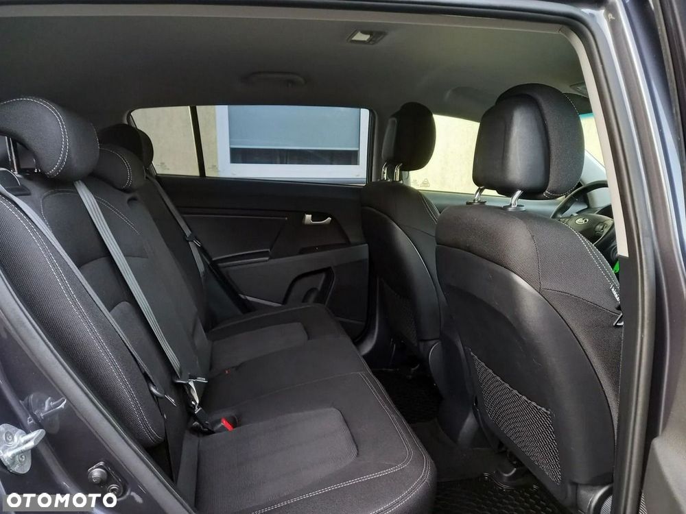 Kia Sportage 1.7 CRDI 2WD Dream-Team Edition - 23