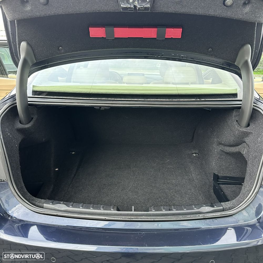 BMW 320 d Auto Line Luxury - 30