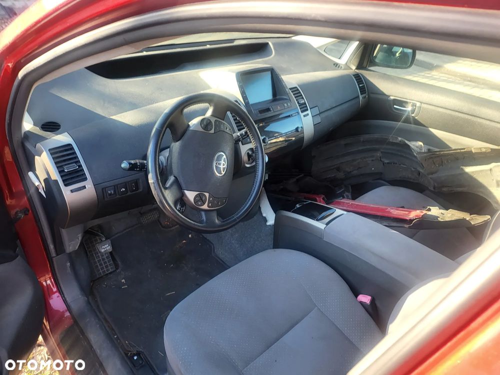 Toyota Prius ver--hybrid-executive - 8