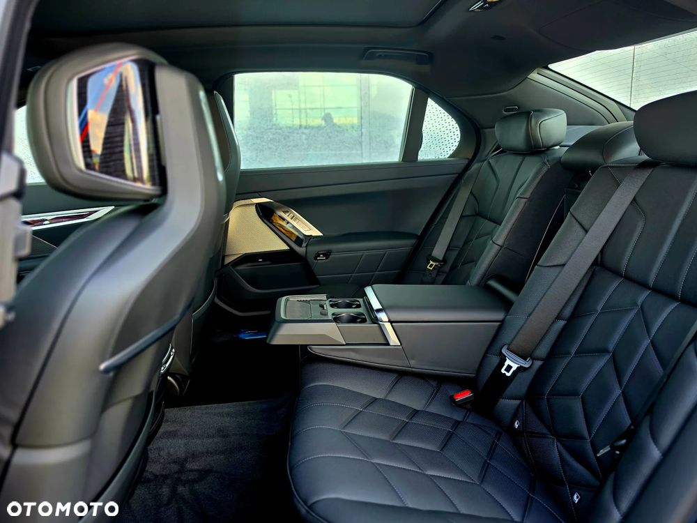 BMW Seria 7 740d xDrive mHEV sport - 33