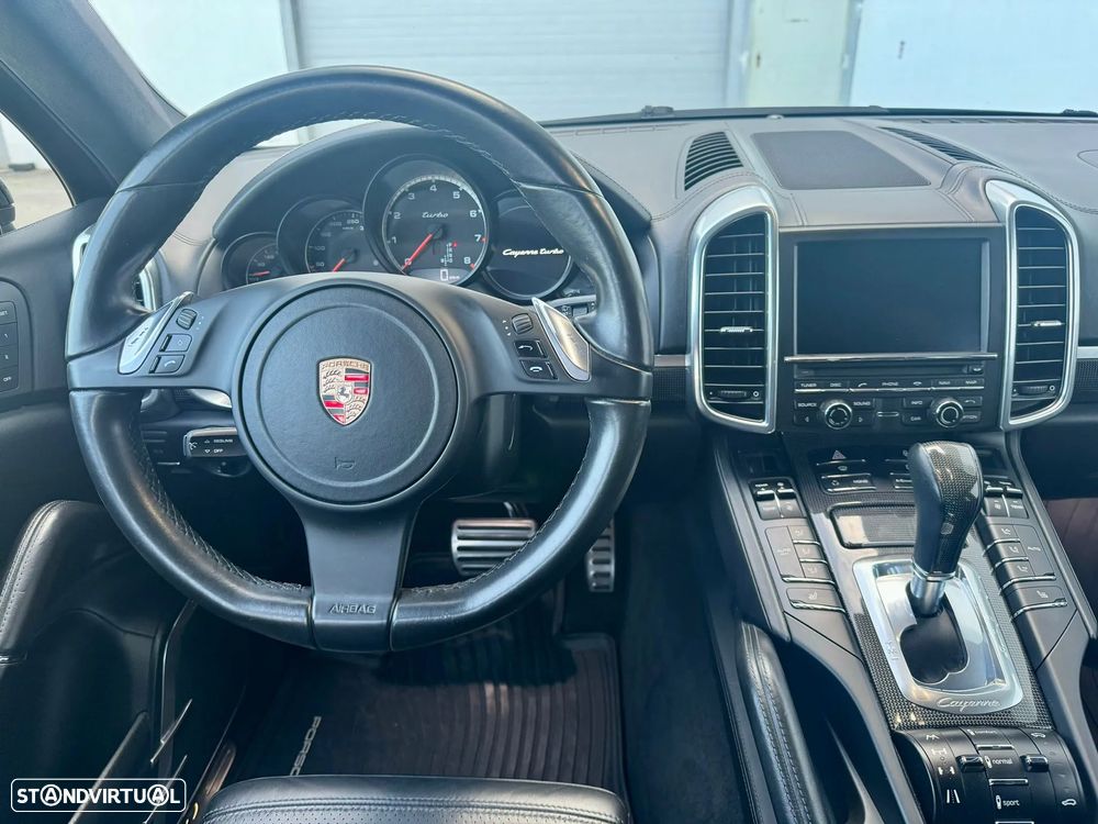 Porsche Cayenne Turbo - 12