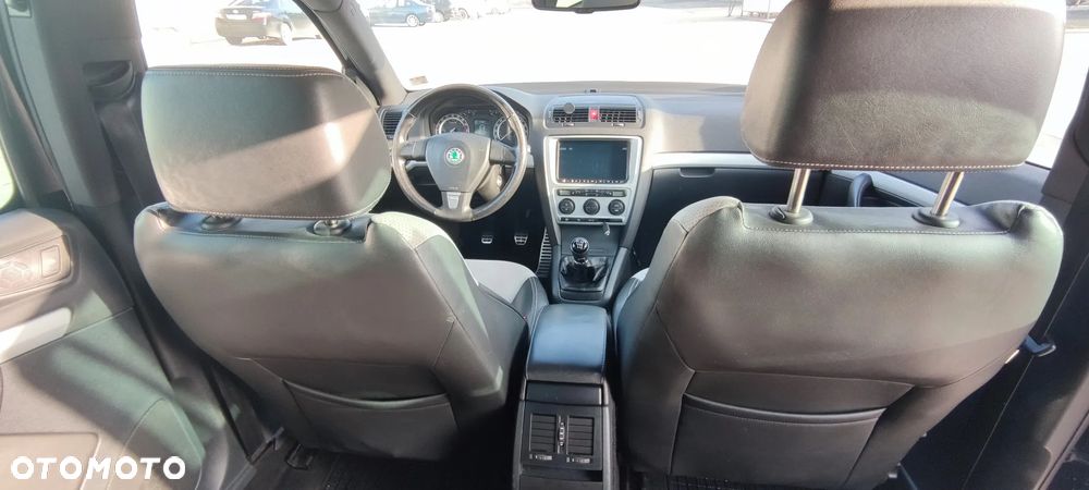 Skoda Octavia 2.0 TDI DPF RS - 14
