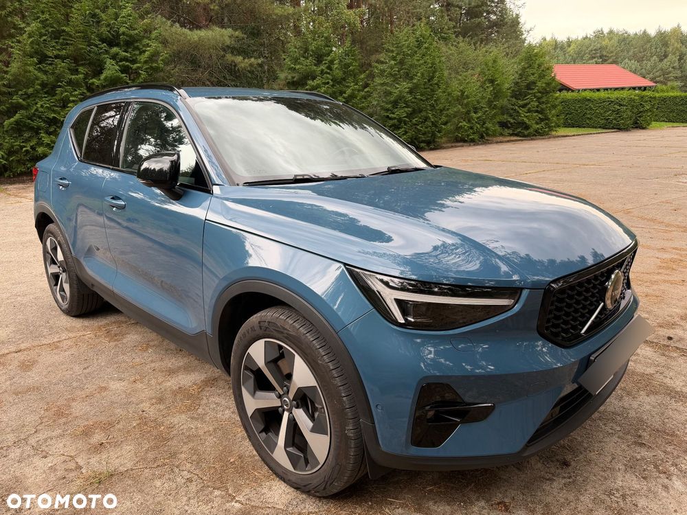 Volvo XC 40 B3 Plus Dark - 3