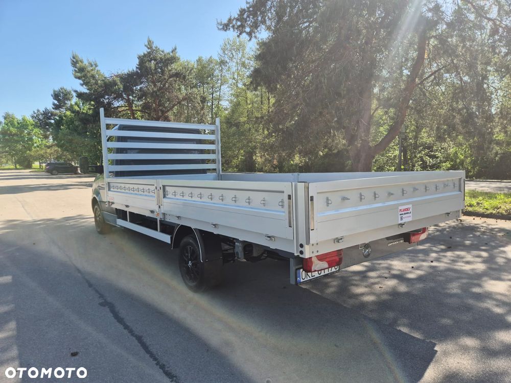 Mercedes-Benz Sprinter - 13