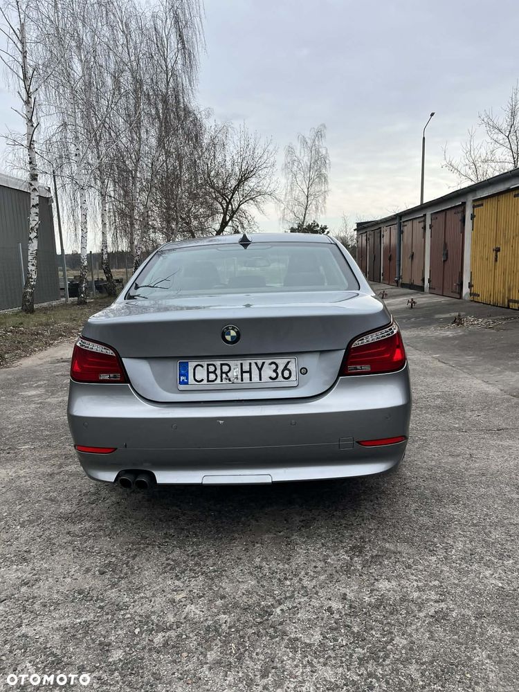 BMW Seria 5 520i - 6