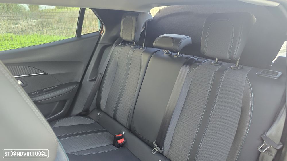 Peugeot 2008 1.2 PureTech Allure Pack - 16