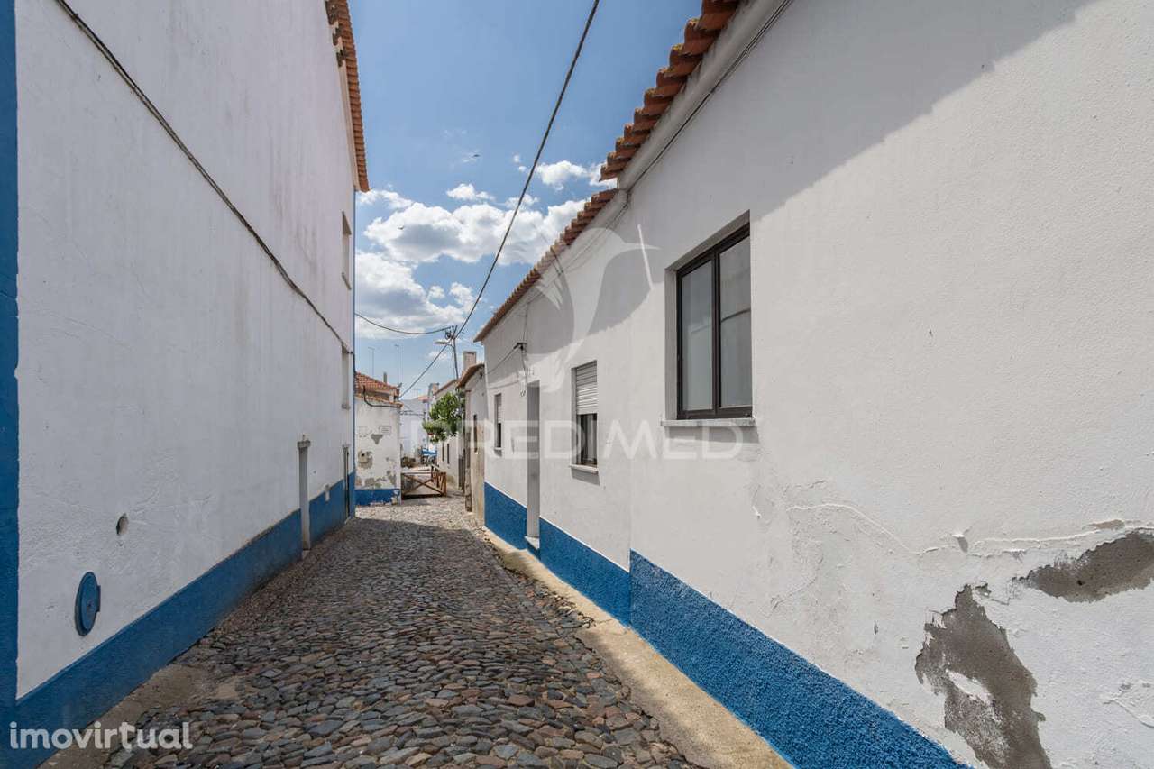 GRANDE MORADIA NO CENTRO DO TORRÃO - Grande imagem: 3/36