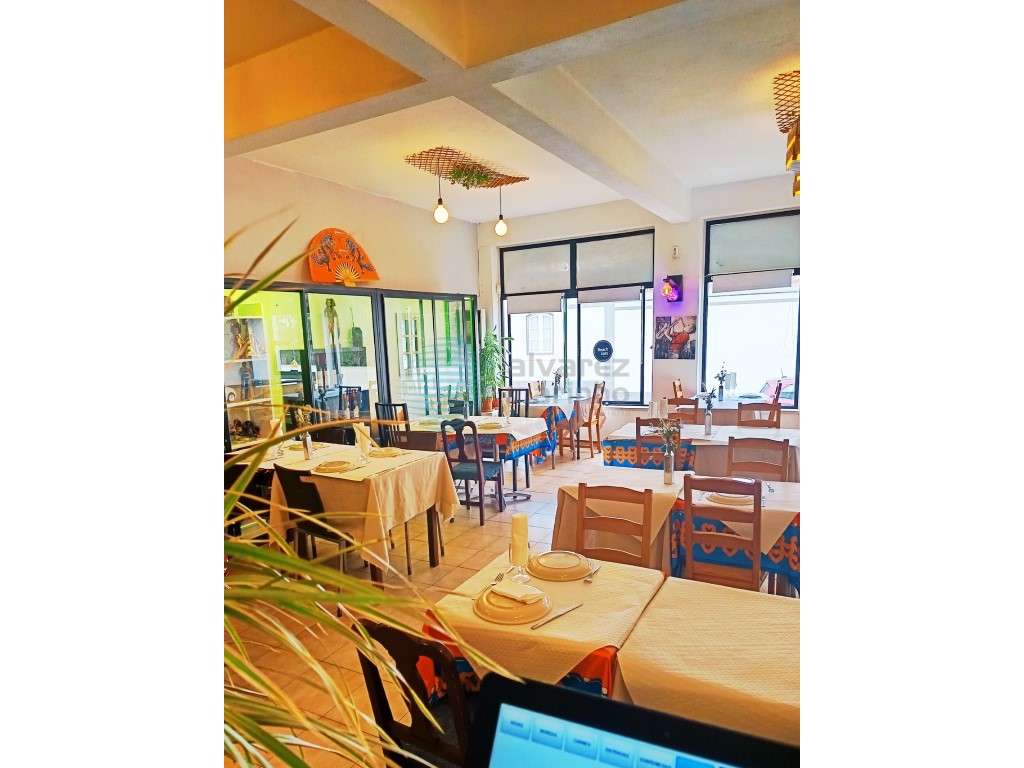 Restaurante totalmente equipado no coração de Santa Cruz - Grande imagem: 4/11