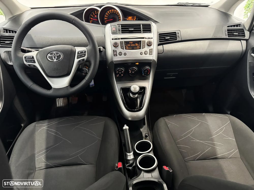 Toyota Verso 2.0 D-4D Executive - 17