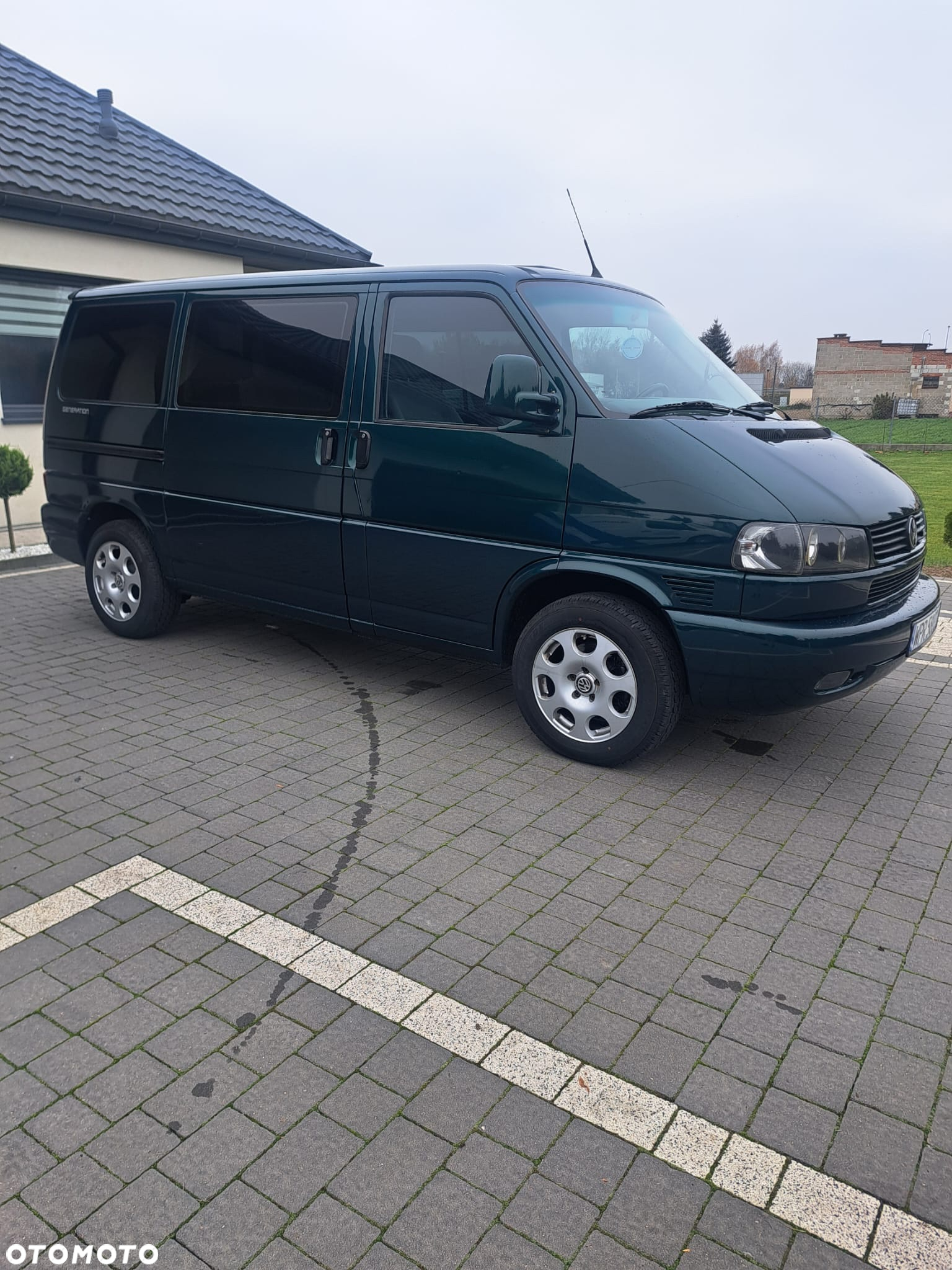 Volkswagen Multivan - 2