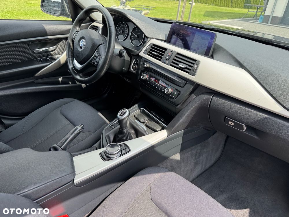 BMW Seria 3 318d Blue Performance Luxury Line - 25