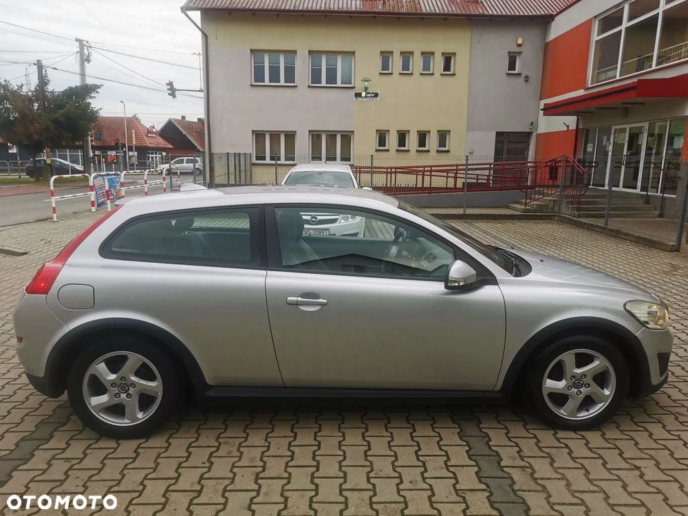 Volvo C30 D2 R-Design - 17