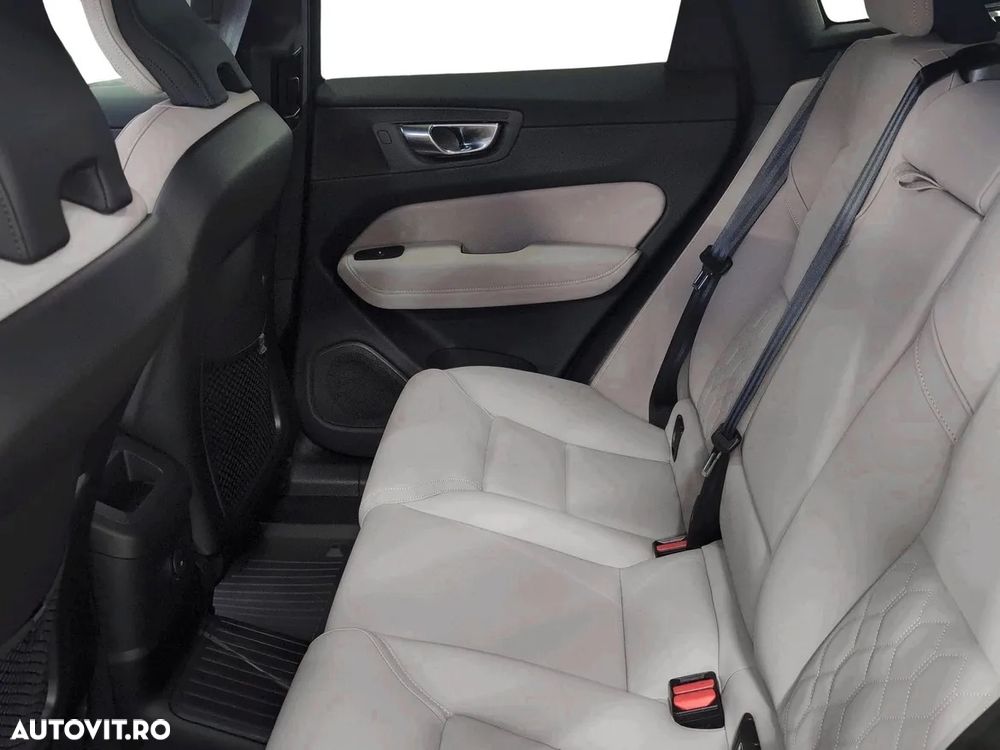 Volvo XC 60 T6 AWD AT PHEV Plus Dark - 8