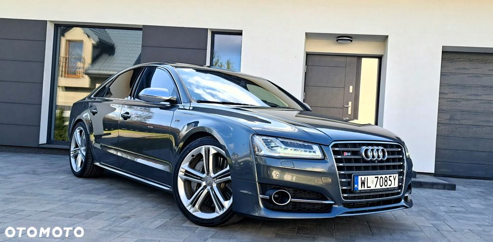 Audi S8 - 30