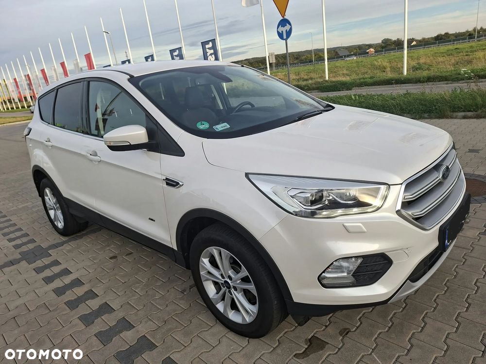 Ford Kuga - 1