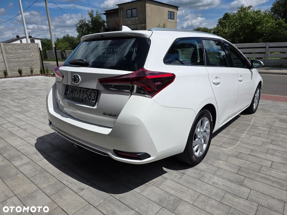 Toyota Auris 1.6 D-4D Comfort - 4