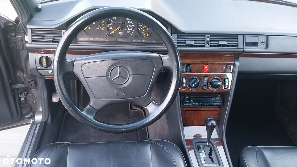 Mercedes-Benz W124 (1984-1993) - 12