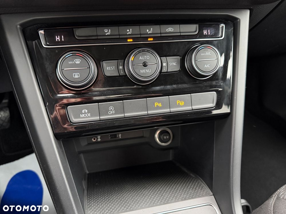 Volkswagen Touran - 26