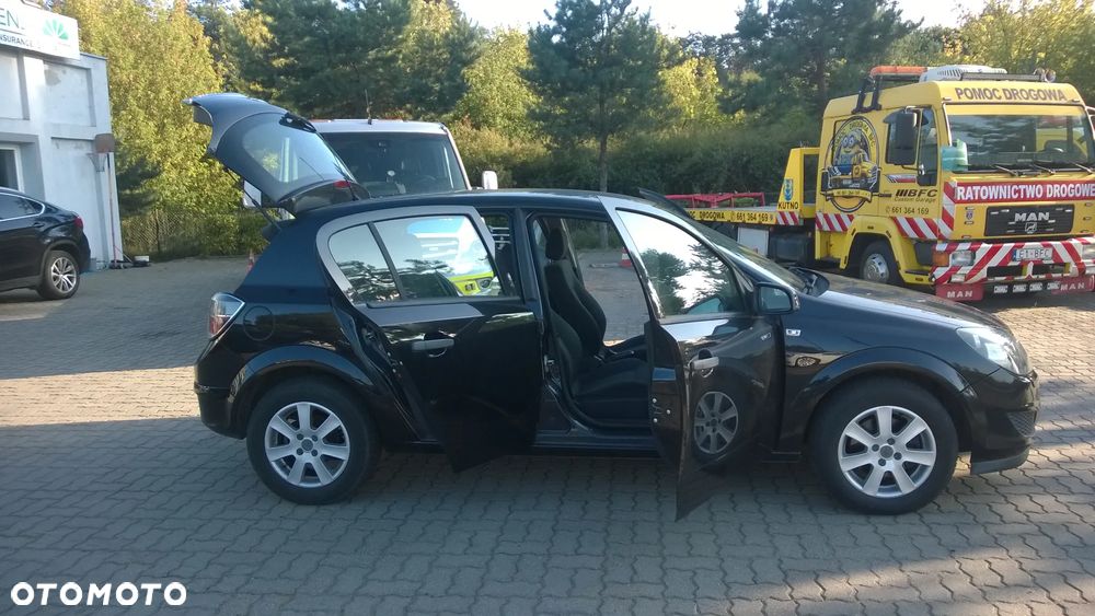 Opel Astra 1.6 Cosmo - 21