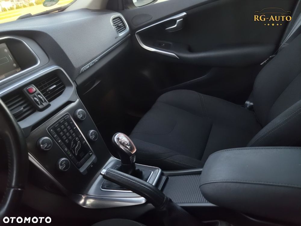 Volvo V40 Cross Country - 37