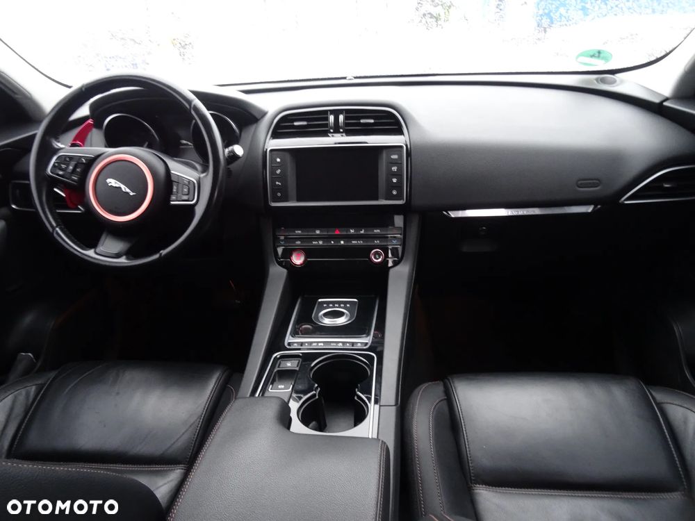 Jaguar F-Pace 3.0 TDV6 AWD 300 Sport - 13