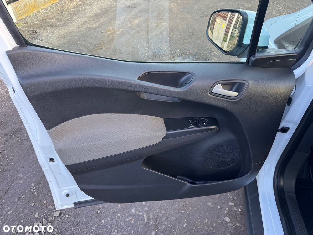 Ford Tourneo Courier 1.5 TDCi S&S Trend - 16