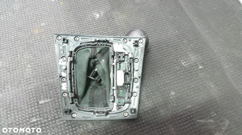 AUDI A3 8P 2.0 FSI MIESZEK GAŁKA ZMIANY BIEGÓW LEWAREK - 2